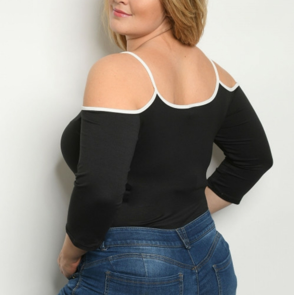 LILIAN NEW BLACK PLUS SIZE COLD SHOULDER BODYSUIT - Picture 3 of 3